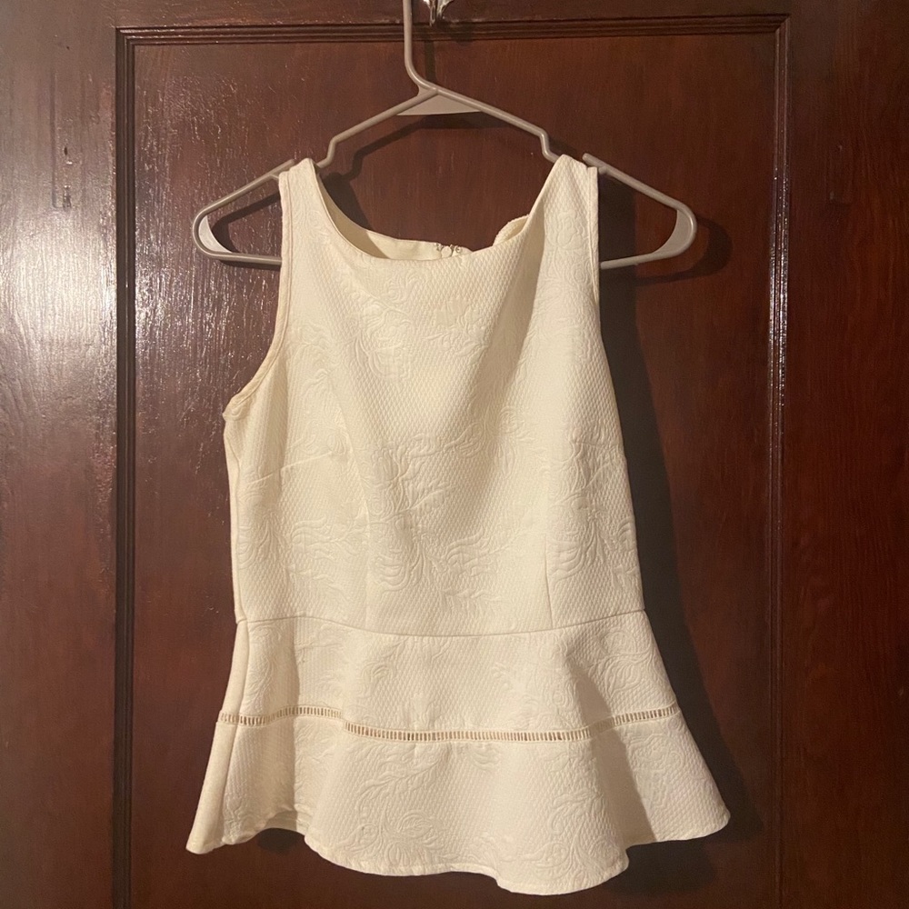 Worthington Floral Imprinted White Top